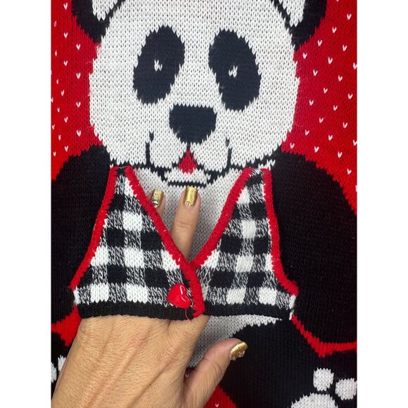 Vintage In Design Red Knit Sweater With Panda Graphic & Checkered Vest - Picture 5 of 10
